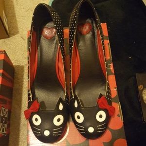 T.U.K Black/White Cat Pokedot Pin Up heel size  10